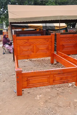 5 by 6 Queen Size Mahogany Bed