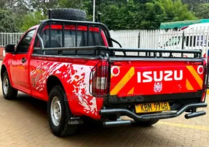 Isuzu D-MAX 2010 Red