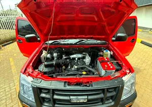 Isuzu D-MAX 2010 Red
