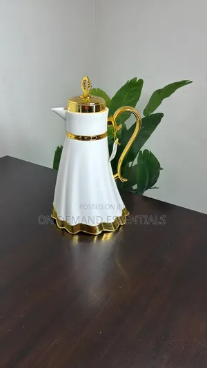 Arabic Flask/L With a Gold Handle and Lid
Capacity: 1ltr