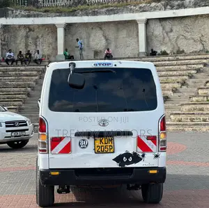 Toyota HiAce 2015 White