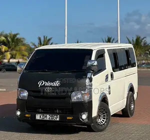 Toyota HiAce 2015 White
