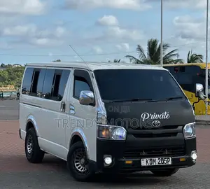 Toyota HiAce 2015 White