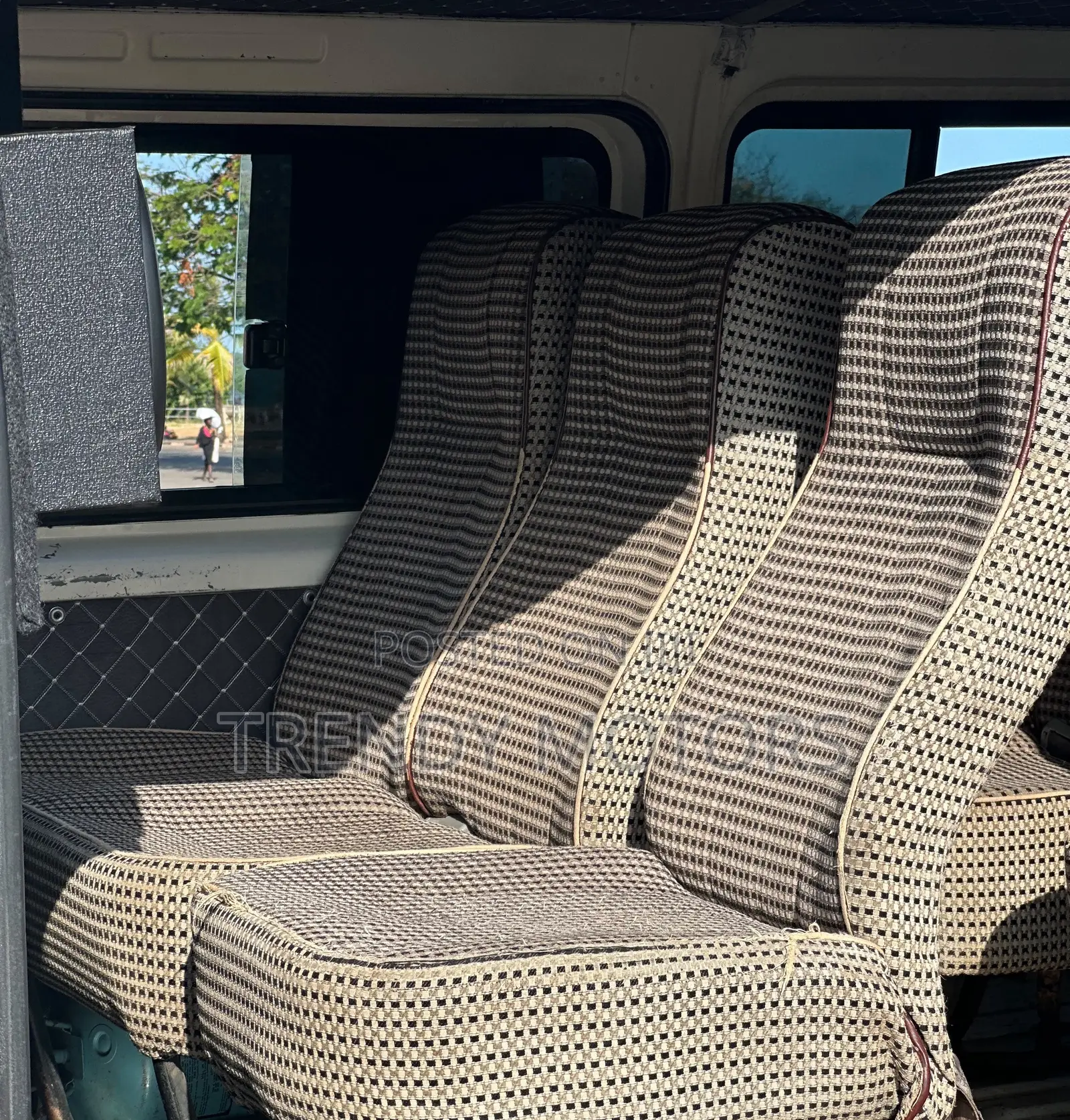 Toyota HiAce 2015 White