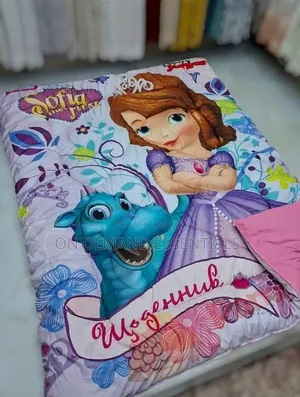 4PC Cartoon Themed Duvet Set Size: 4*6