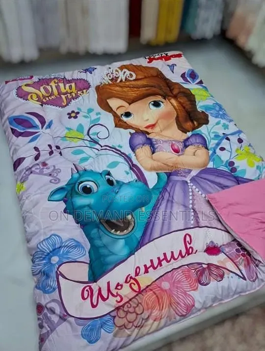 4PC Cartoon Themed Duvet Set Size: 4*6