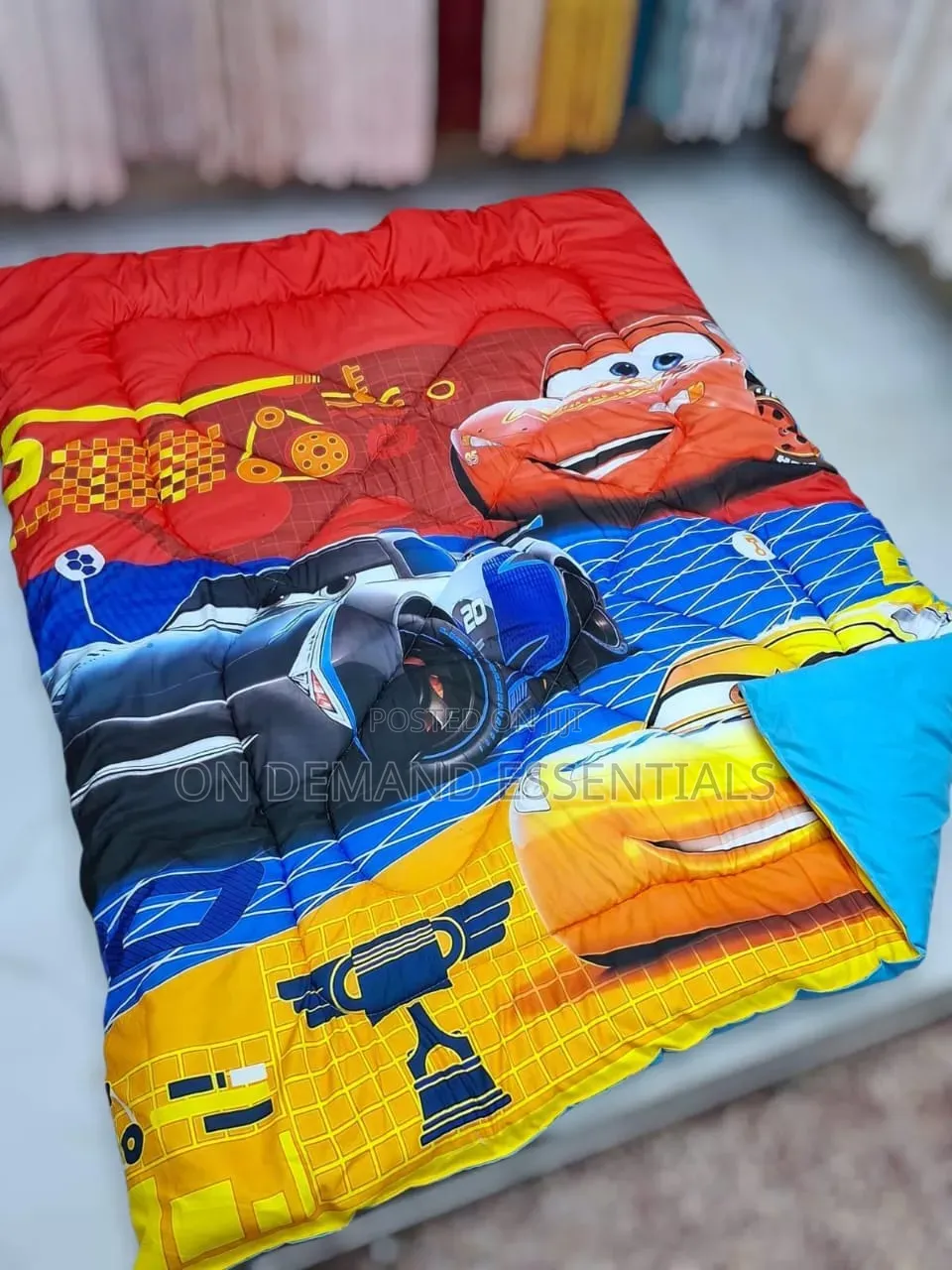 4PC Cartoon Themed Duvet Set Size: 4*6