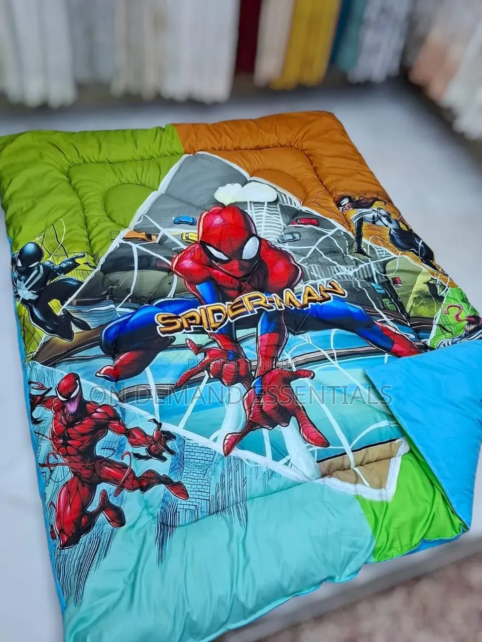 4PC Cartoon Themed Duvet Set Size: 4*6