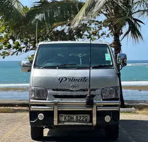 Toyota HiAce 2015 Silver