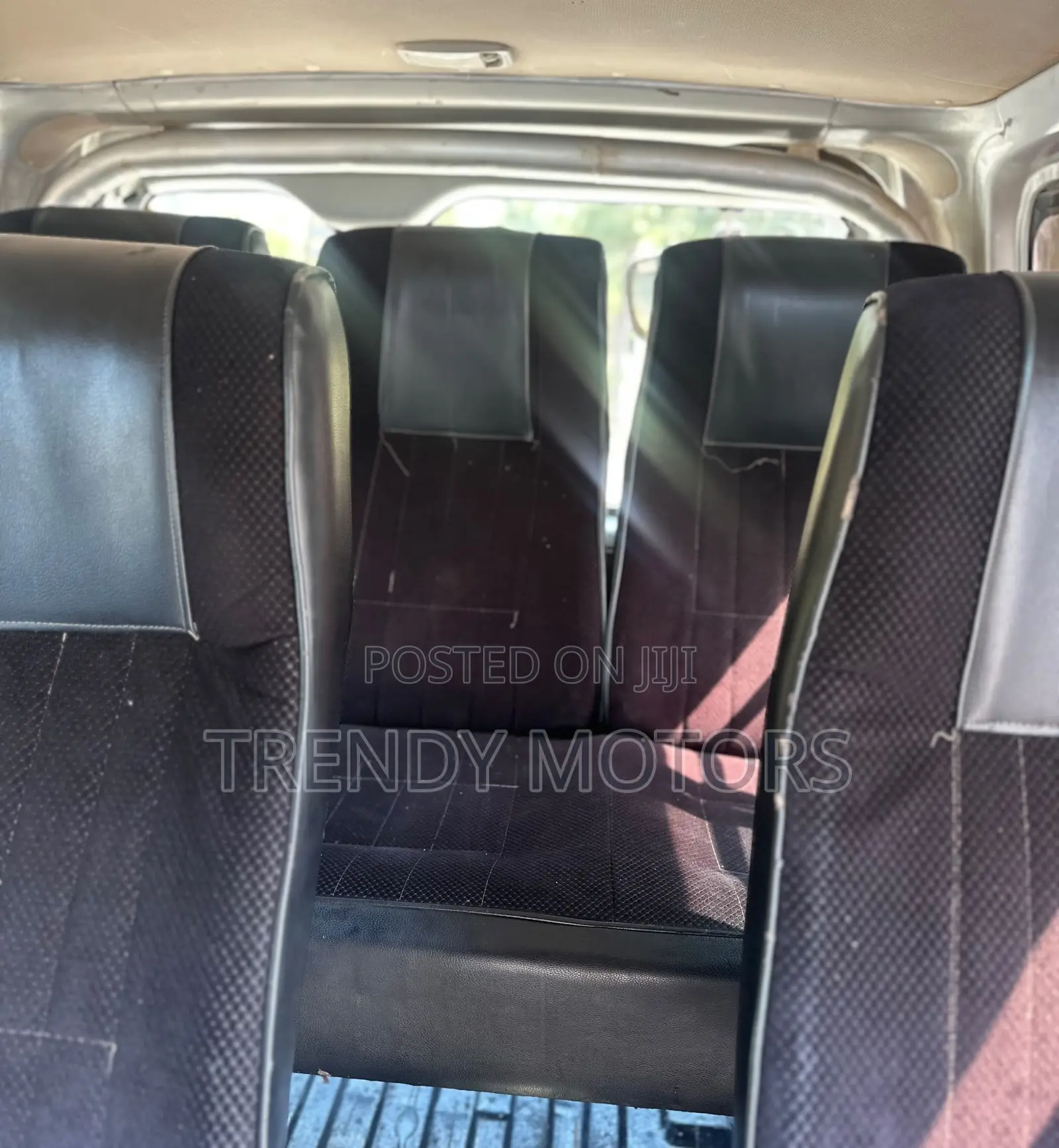Toyota HiAce 2015 Silver