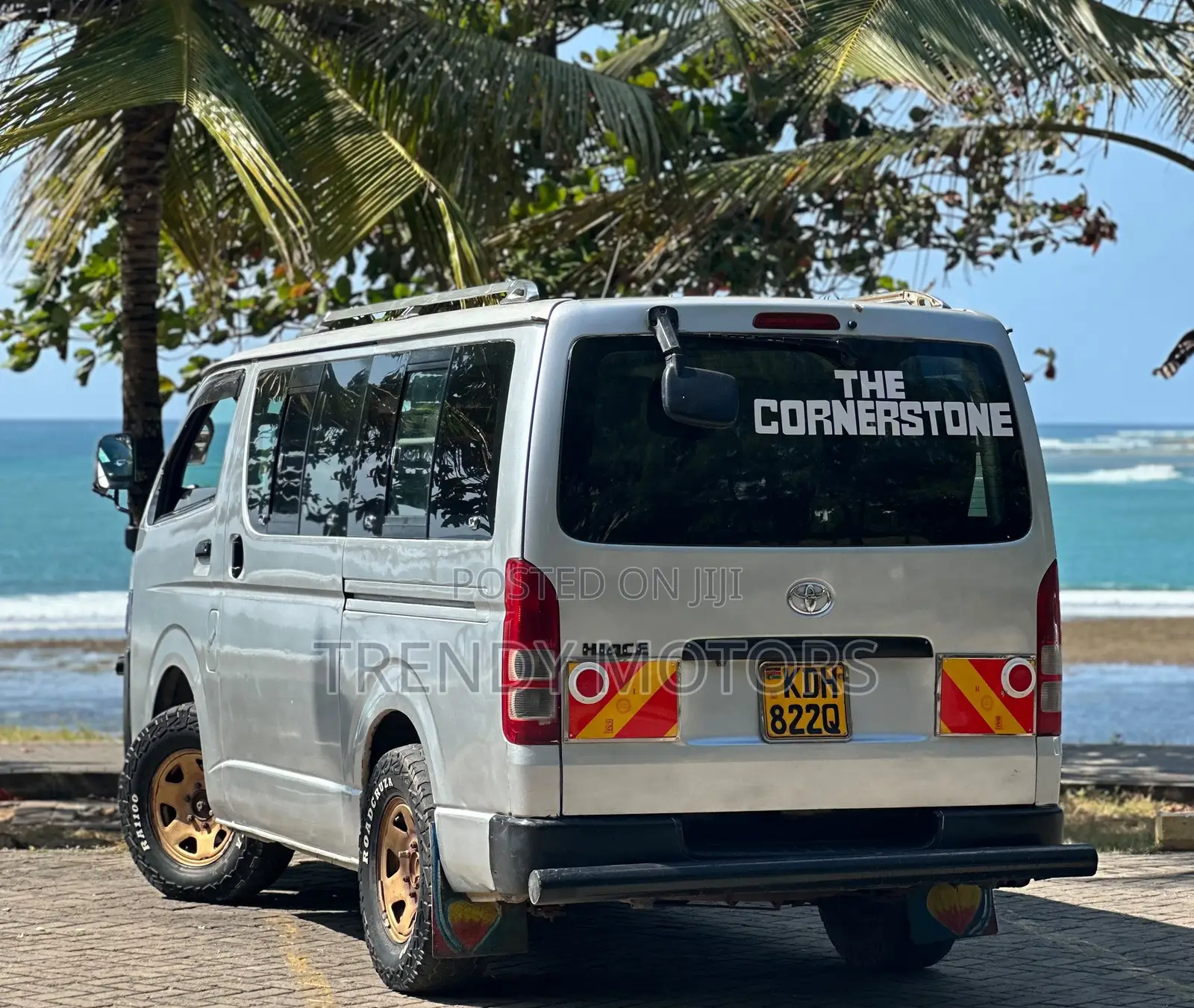 Toyota HiAce 2015 Silver