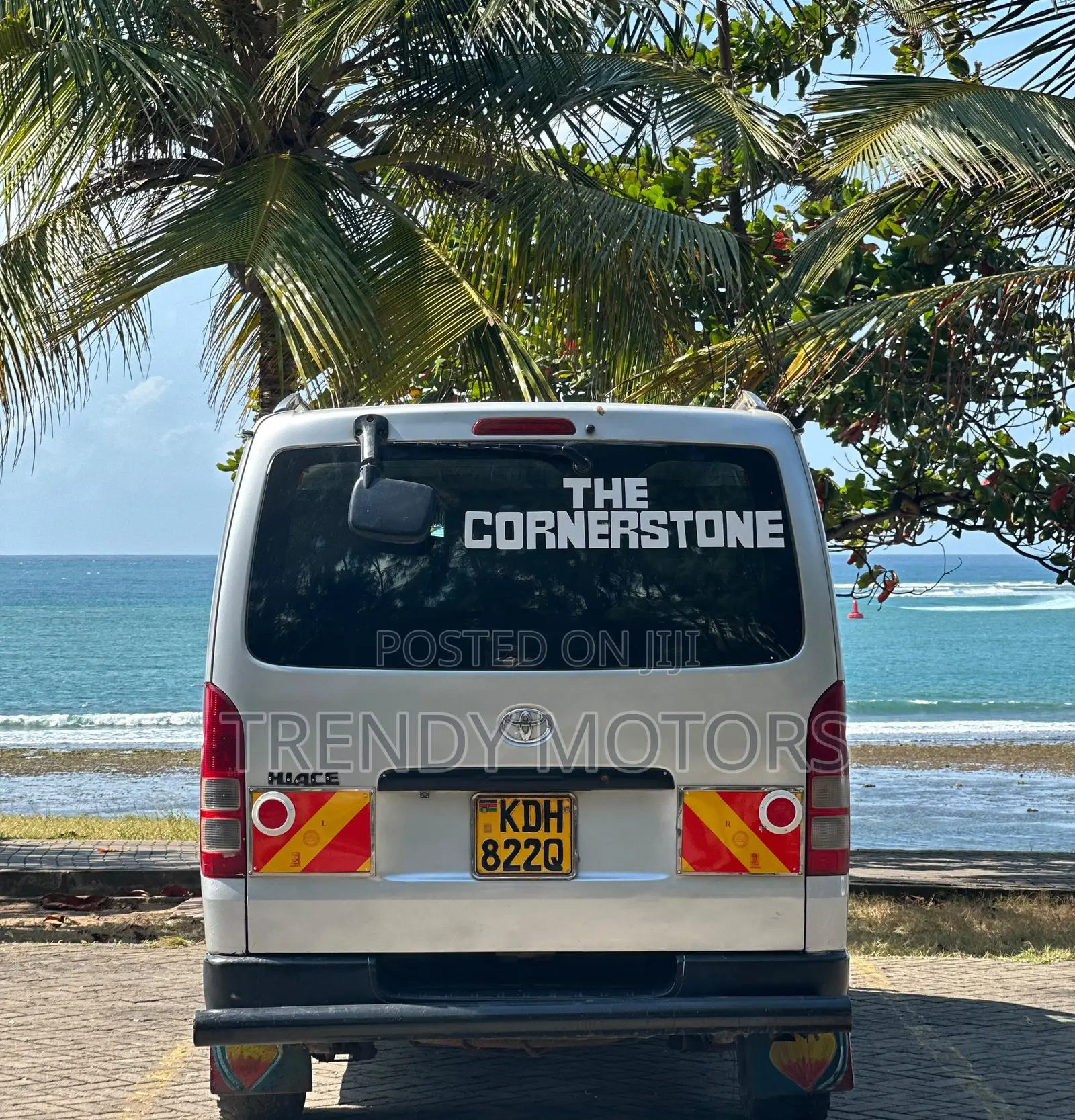 Toyota HiAce 2015 Silver