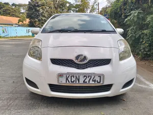 Toyota Vitz 2010 White