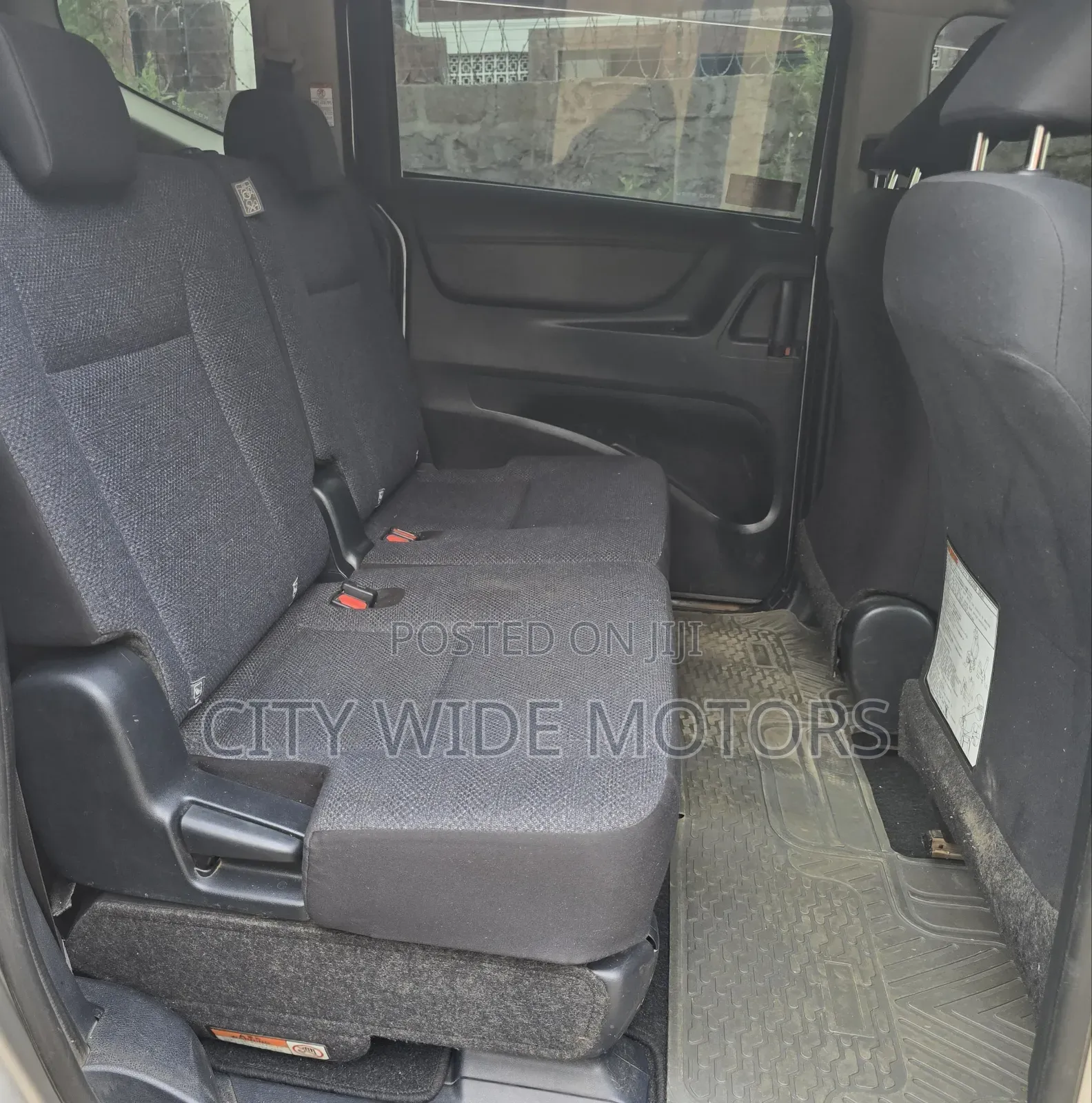 Toyota Sienta 2016 Silver