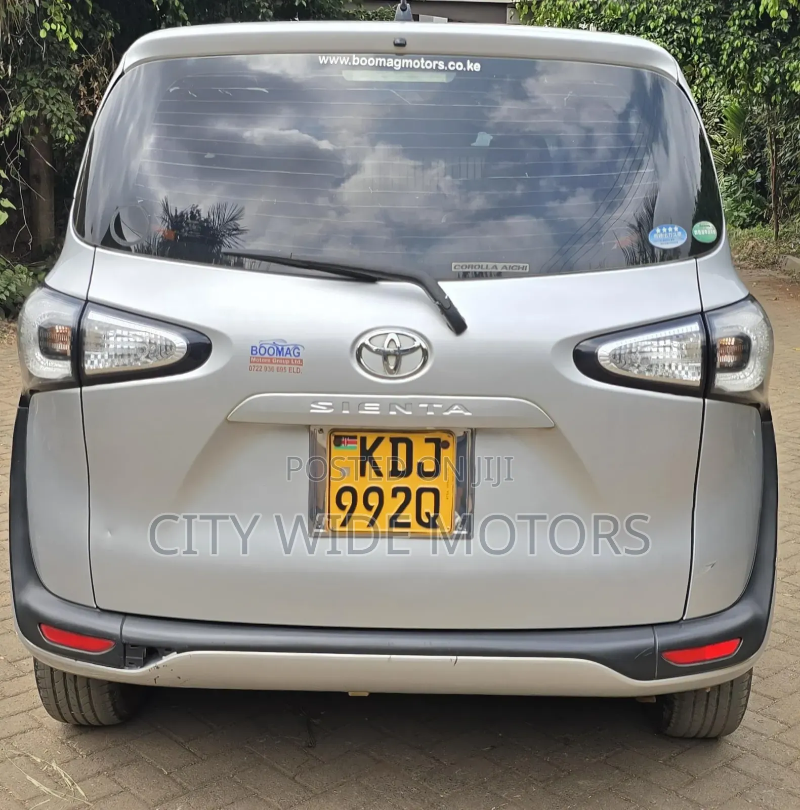 Toyota Sienta 2016 Silver