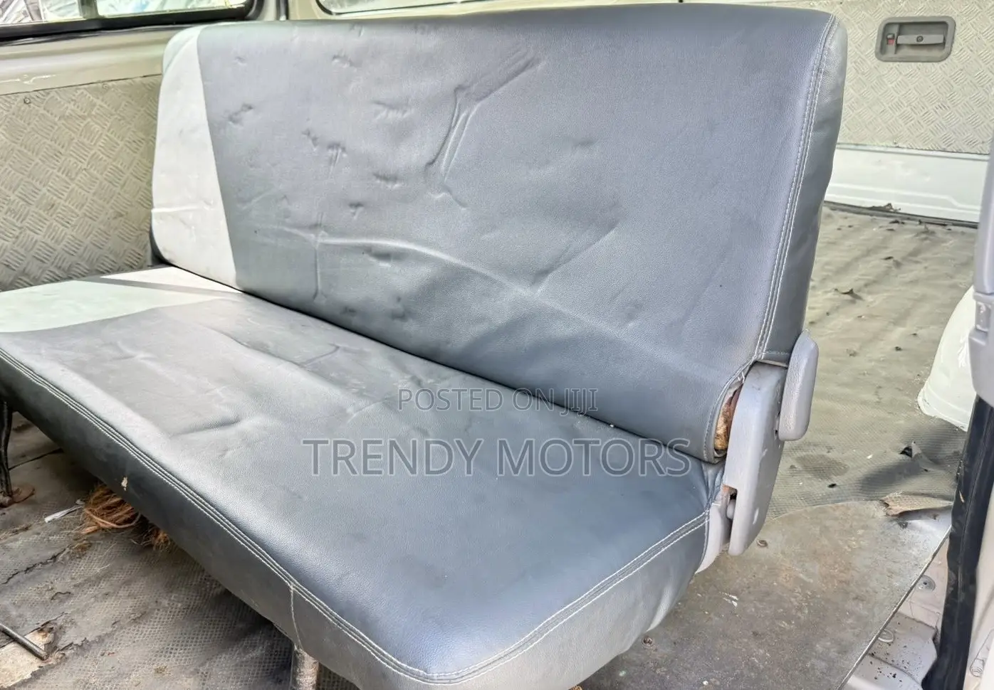 Toyota HiAce 2000 White