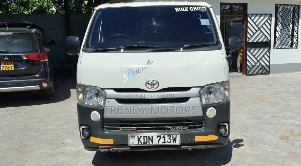 Toyota HiAce 2016 White
