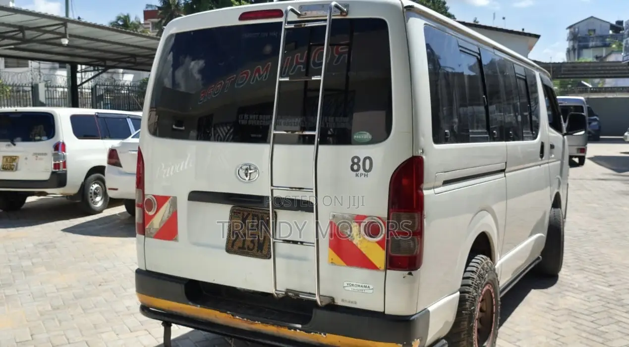 Toyota HiAce 2016 White