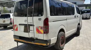 Toyota HiAce 2016 White