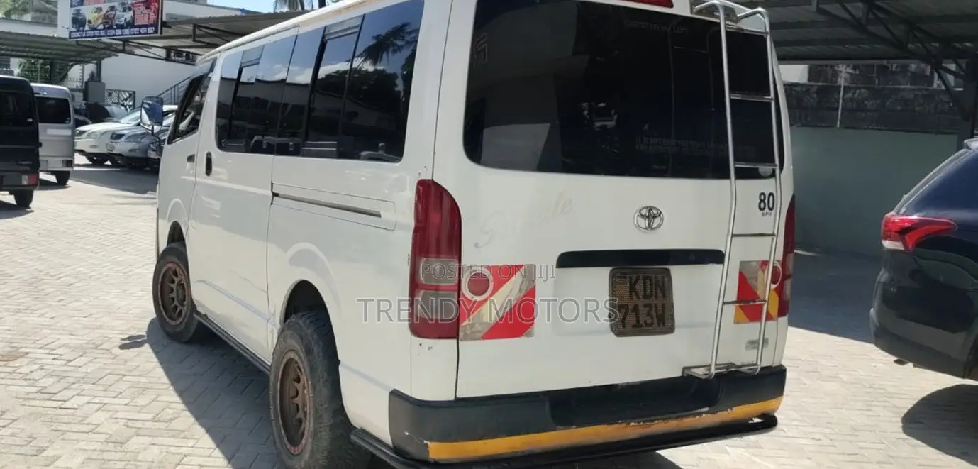 Toyota HiAce 2016 White