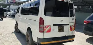 Toyota HiAce 2016 White