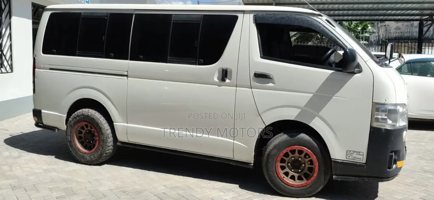 Toyota HiAce 2016 White
