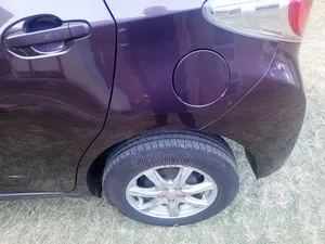Toyota Ractis 2012 Maroon
