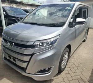 Toyota Noah 2019 Silver