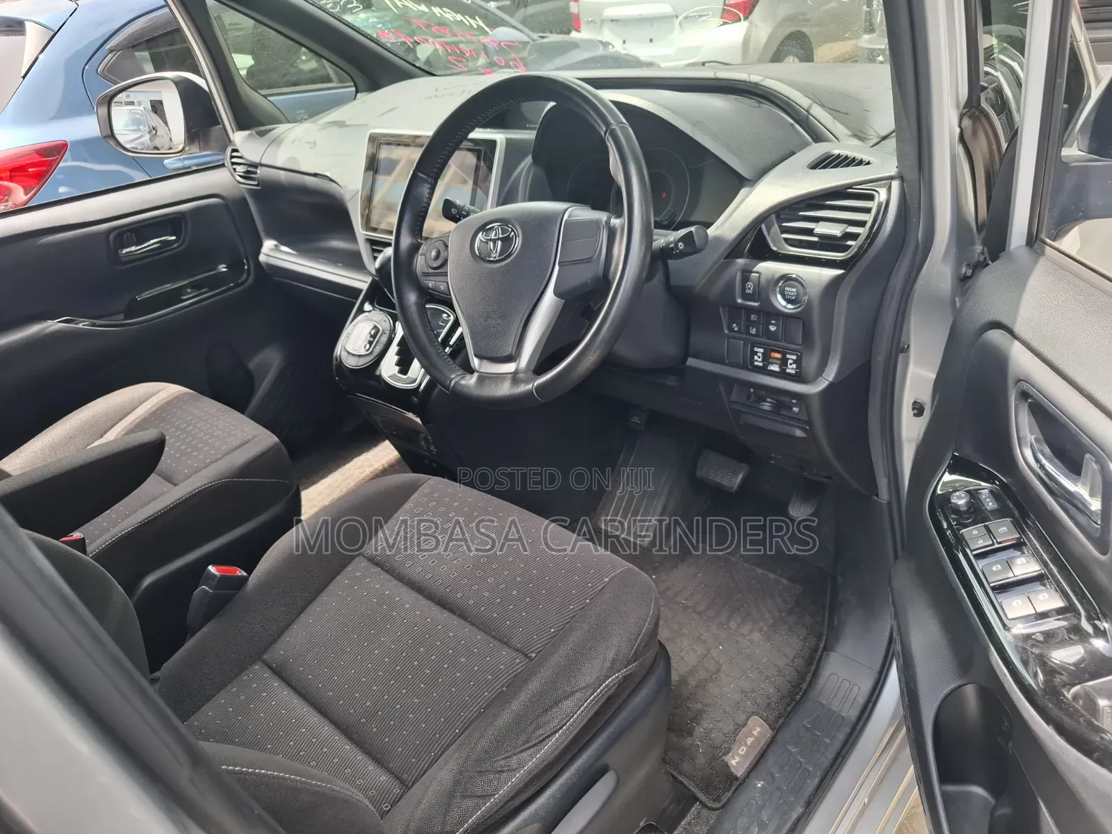 Toyota Noah 2019 Silver