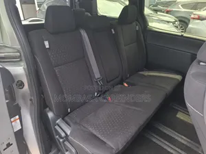 Toyota Noah 2019 Silver