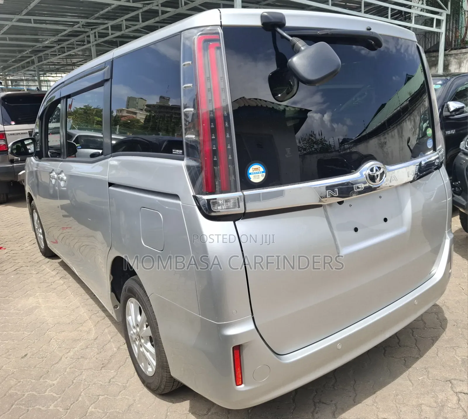 Toyota Noah 2019 Silver