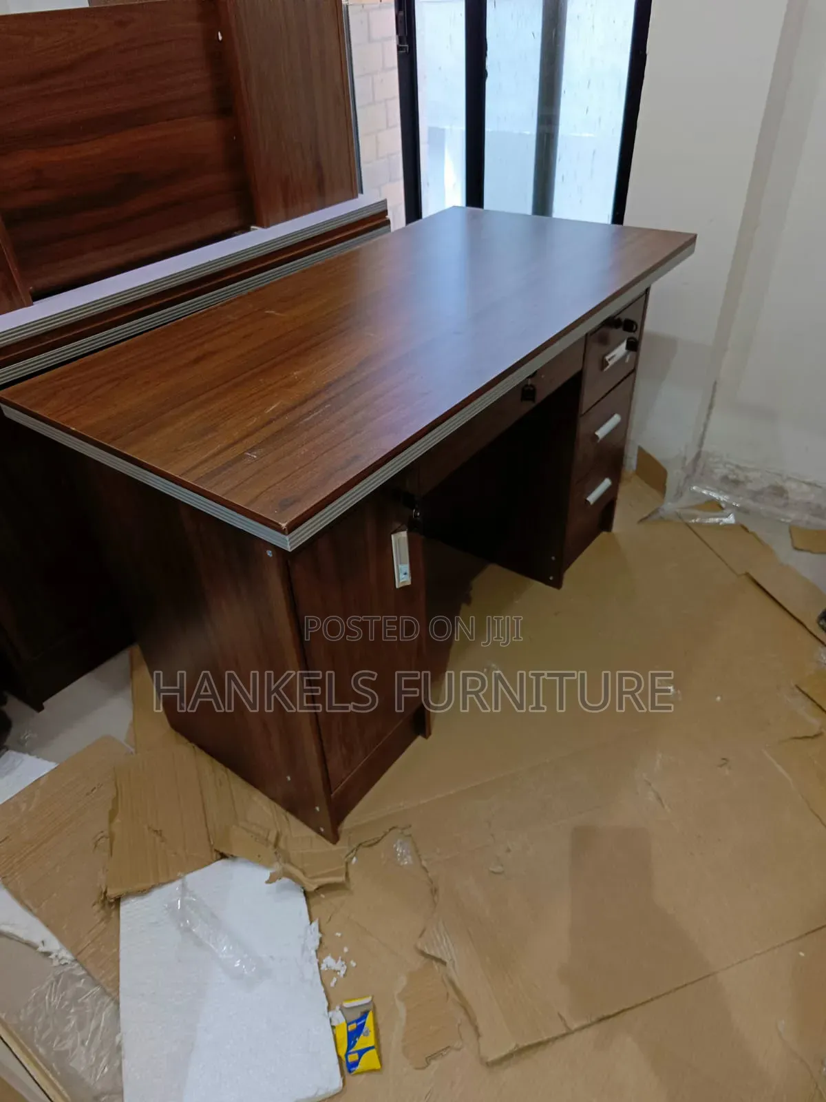 Executive 1.2m Desk With Drawers