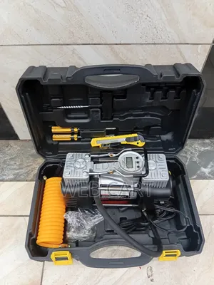 Heavy Duty 2-Cylinder Portable Air Compressor With Digital Gauge