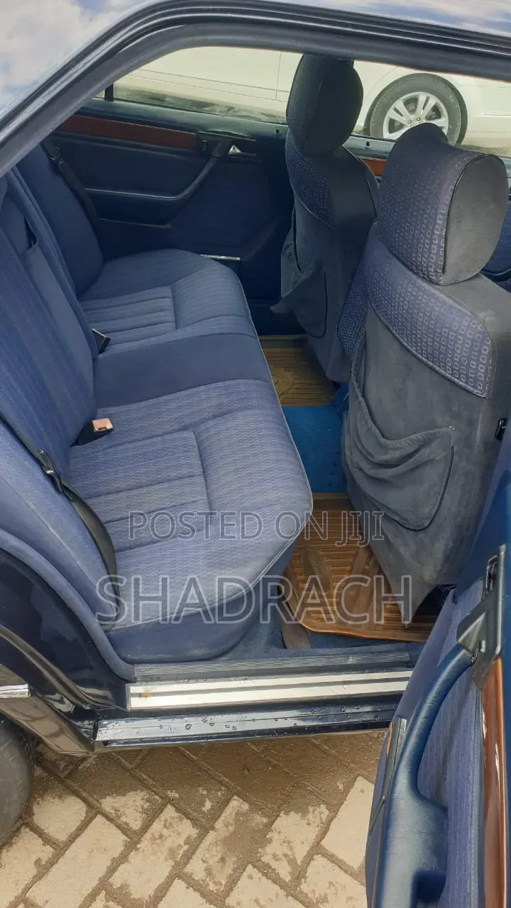 Mercedes-Benz E200 1998 Blue
