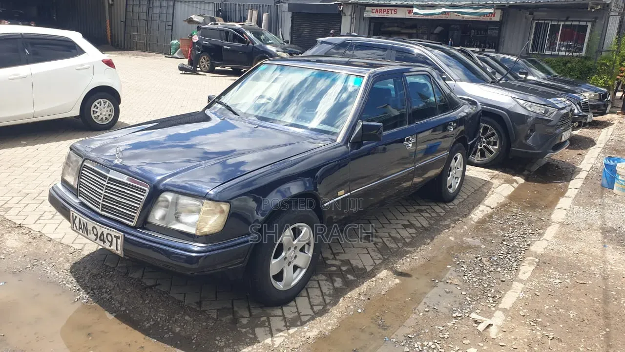 Mercedes-Benz E200 1998 Blue