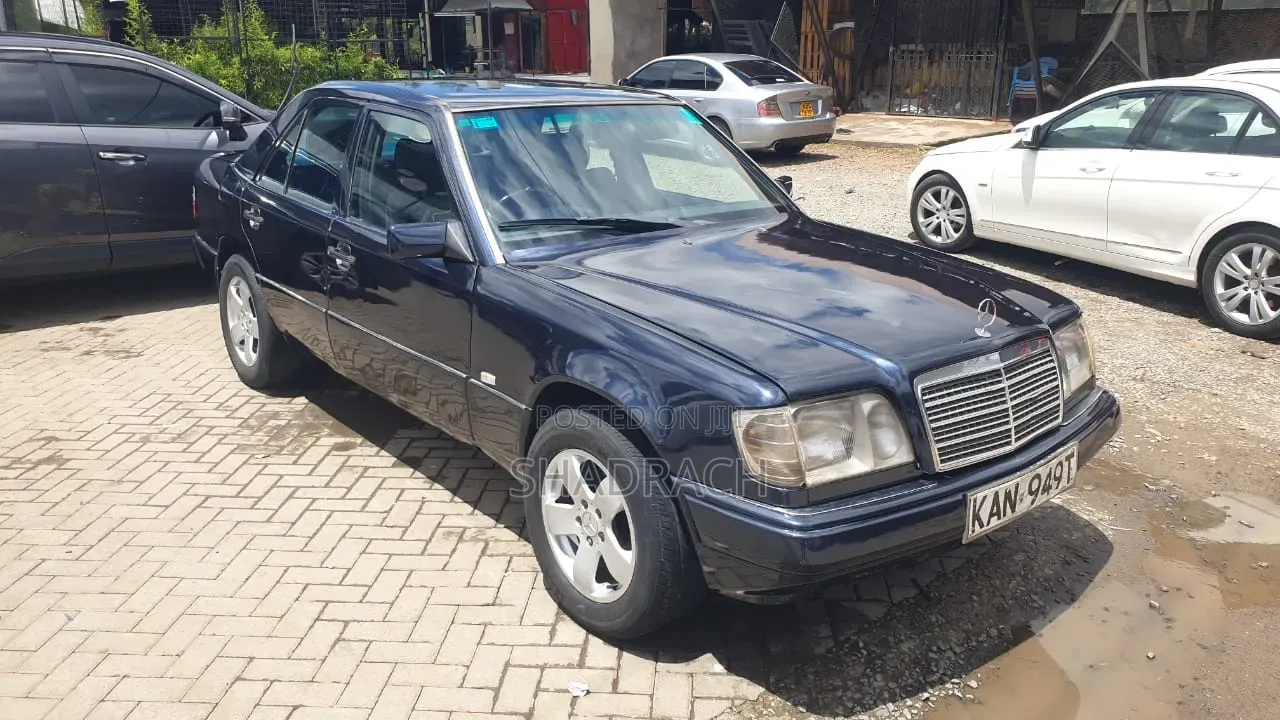 Mercedes-Benz E200 1998 Blue
