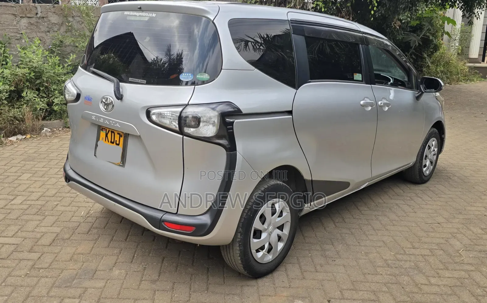 Toyota Sienta 2016 Silver