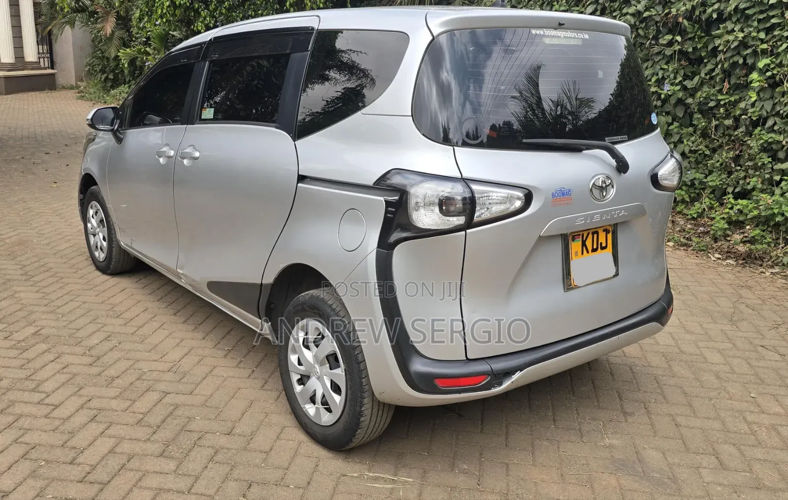 Toyota Sienta 2016 Silver