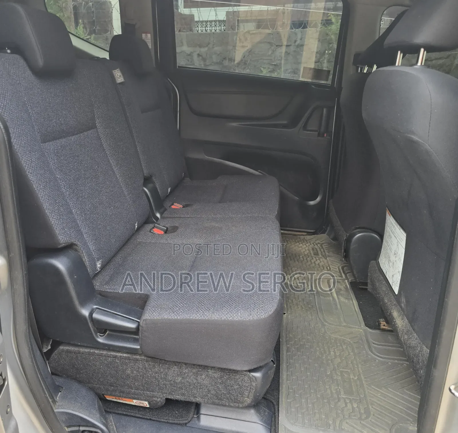 Toyota Sienta 2016 Silver