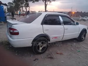Toyota Corolla 2002 White
