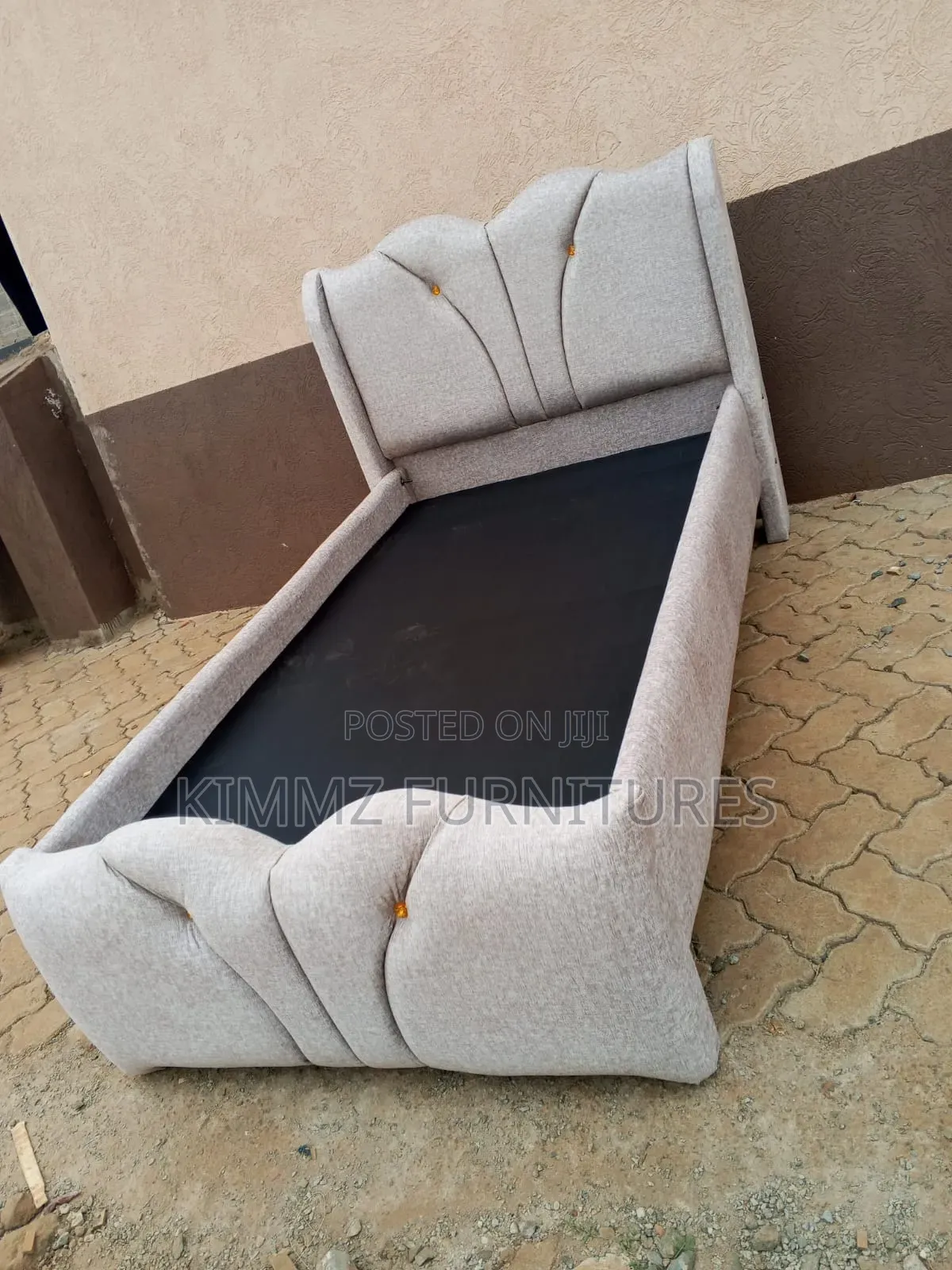 4x6 Chesterfield Bed