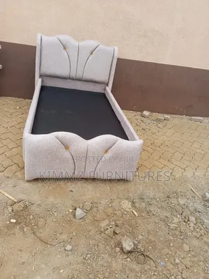 4x6 Chesterfield Bed