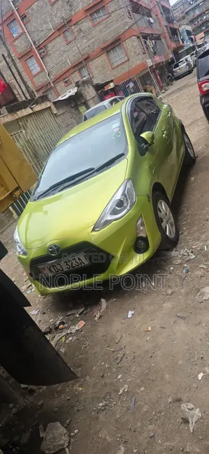 Toyota Aqua 2016 Green