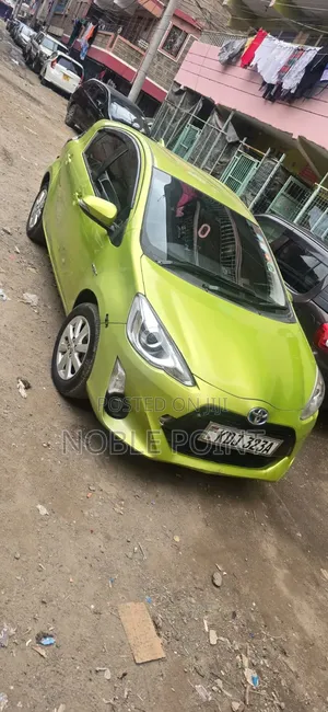 Toyota Aqua 2016 Green