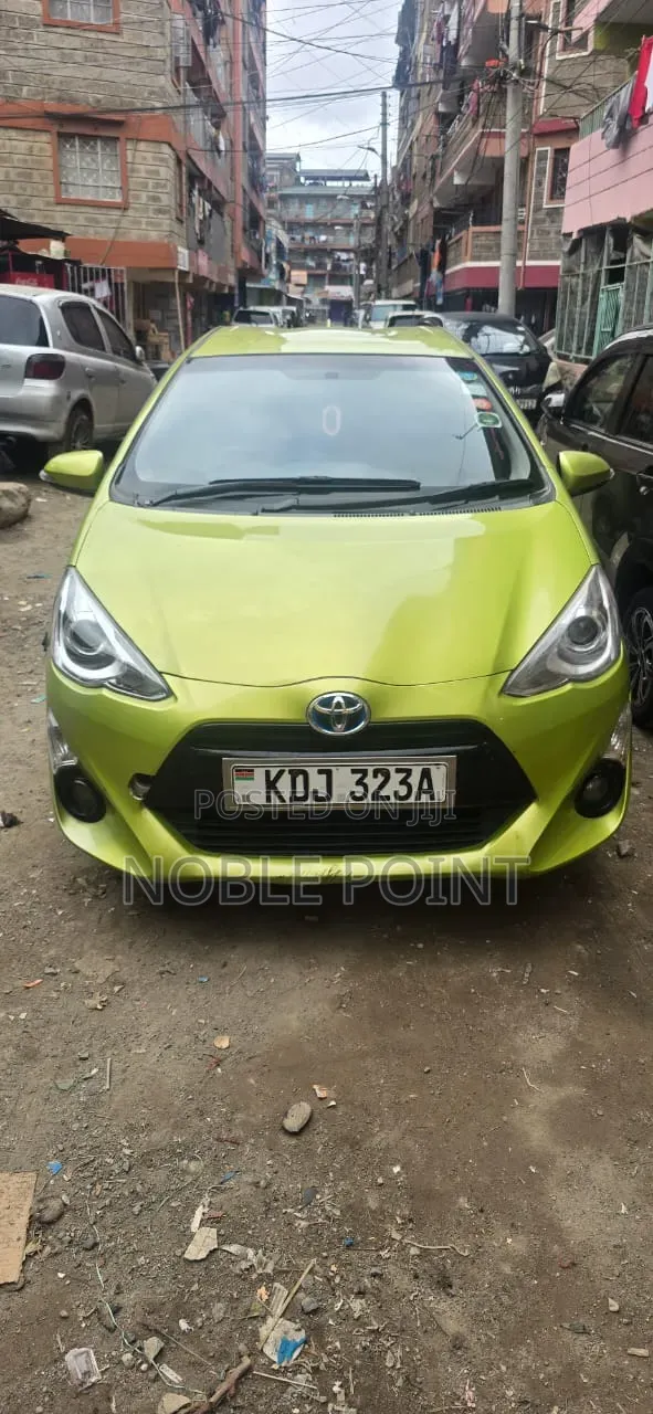 Toyota Aqua 2016 Green
