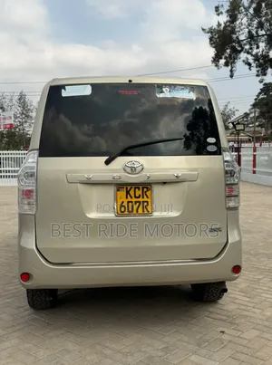 Toyota Voxy 2012 Beige