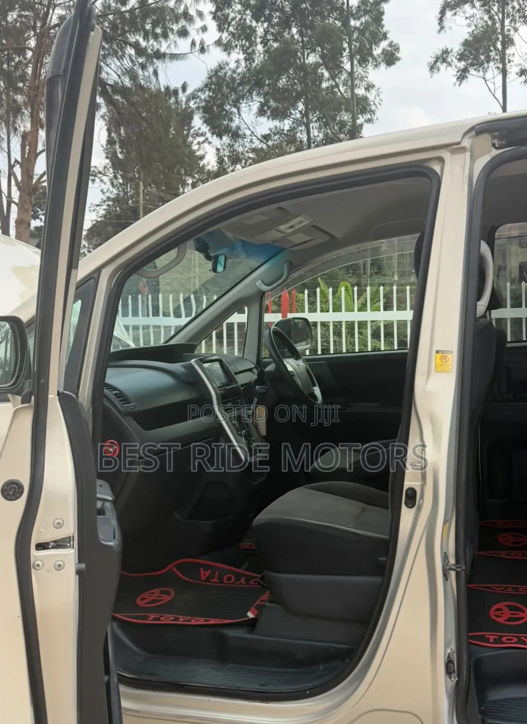 Toyota Voxy 2012 Beige