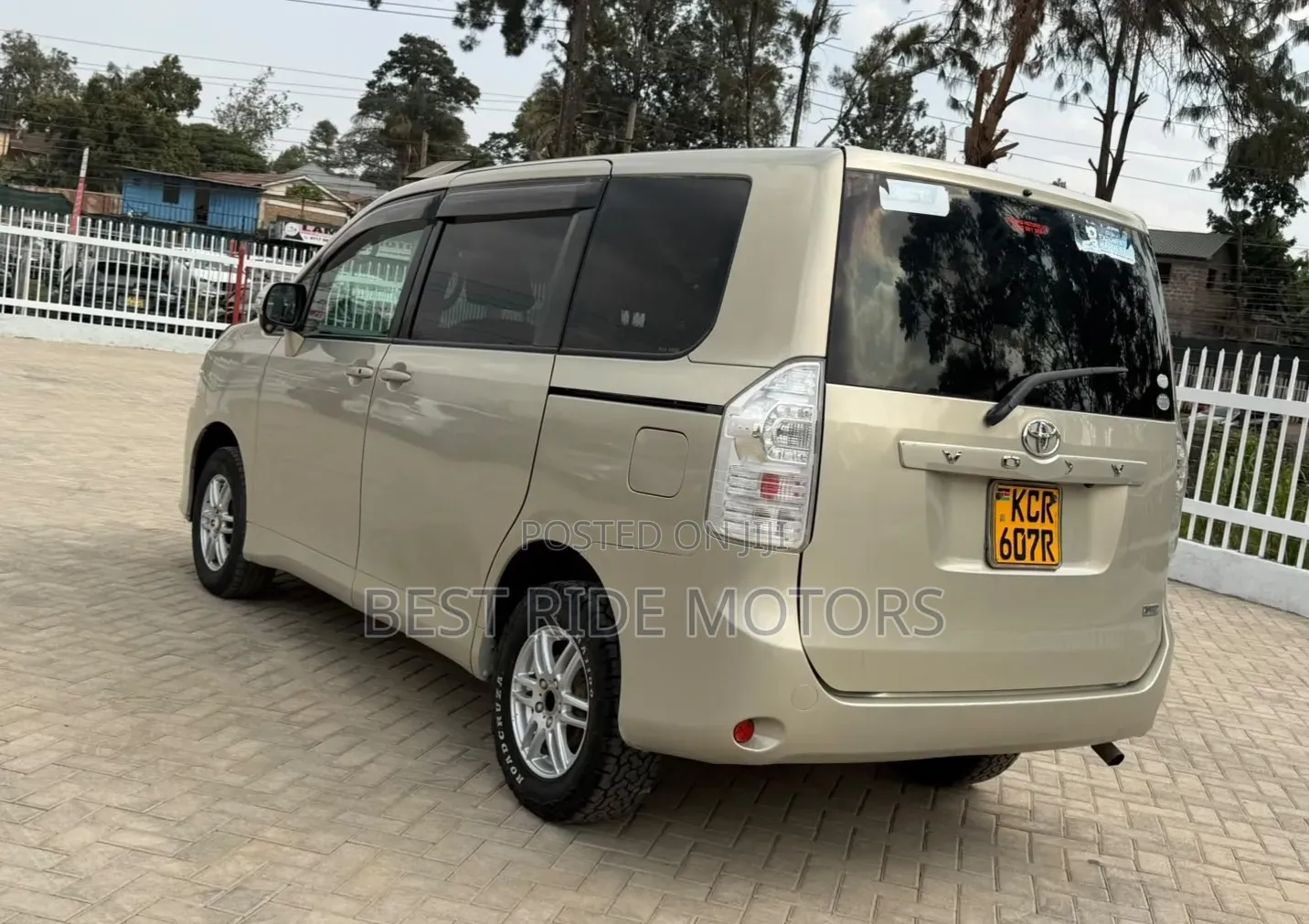 Toyota Voxy 2012 Beige