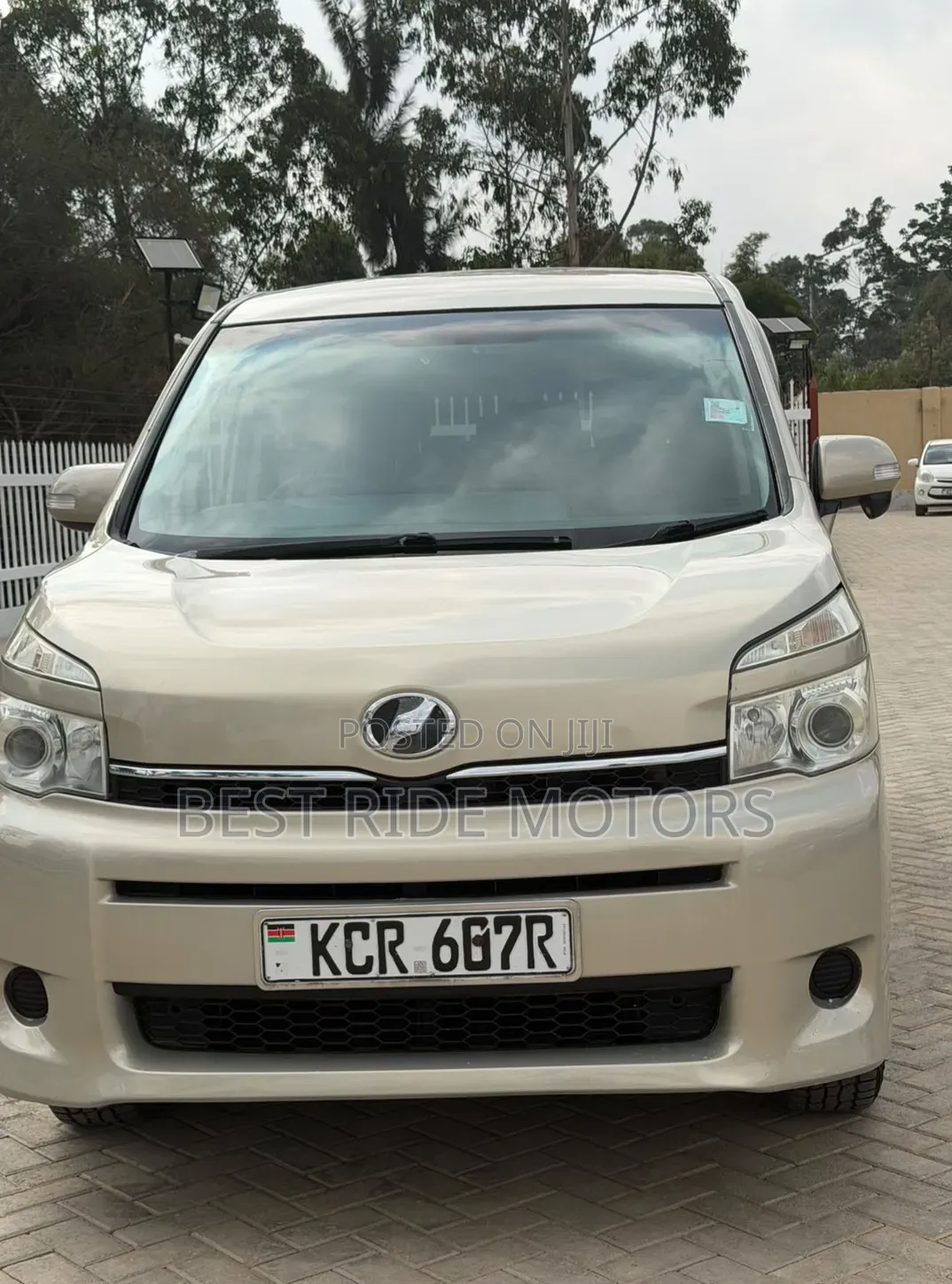 Toyota Voxy 2012 Beige