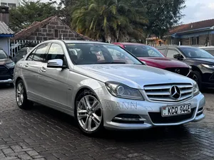 Mercedes-Benz C200 2011 Silver